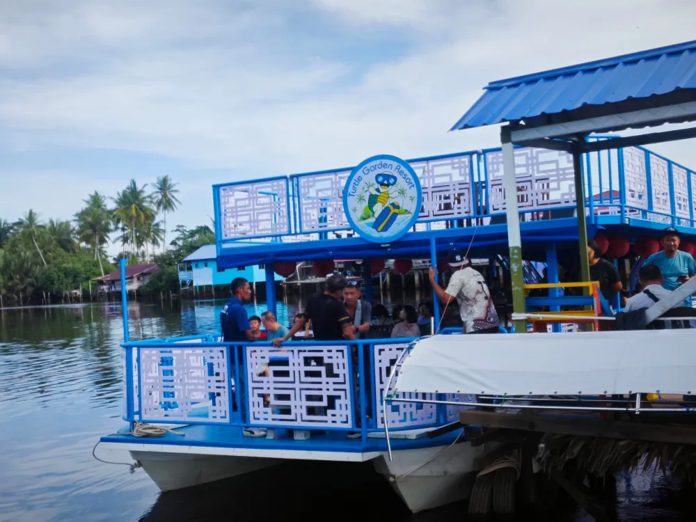 Sabah Turtle Garden Firefly River Cruise